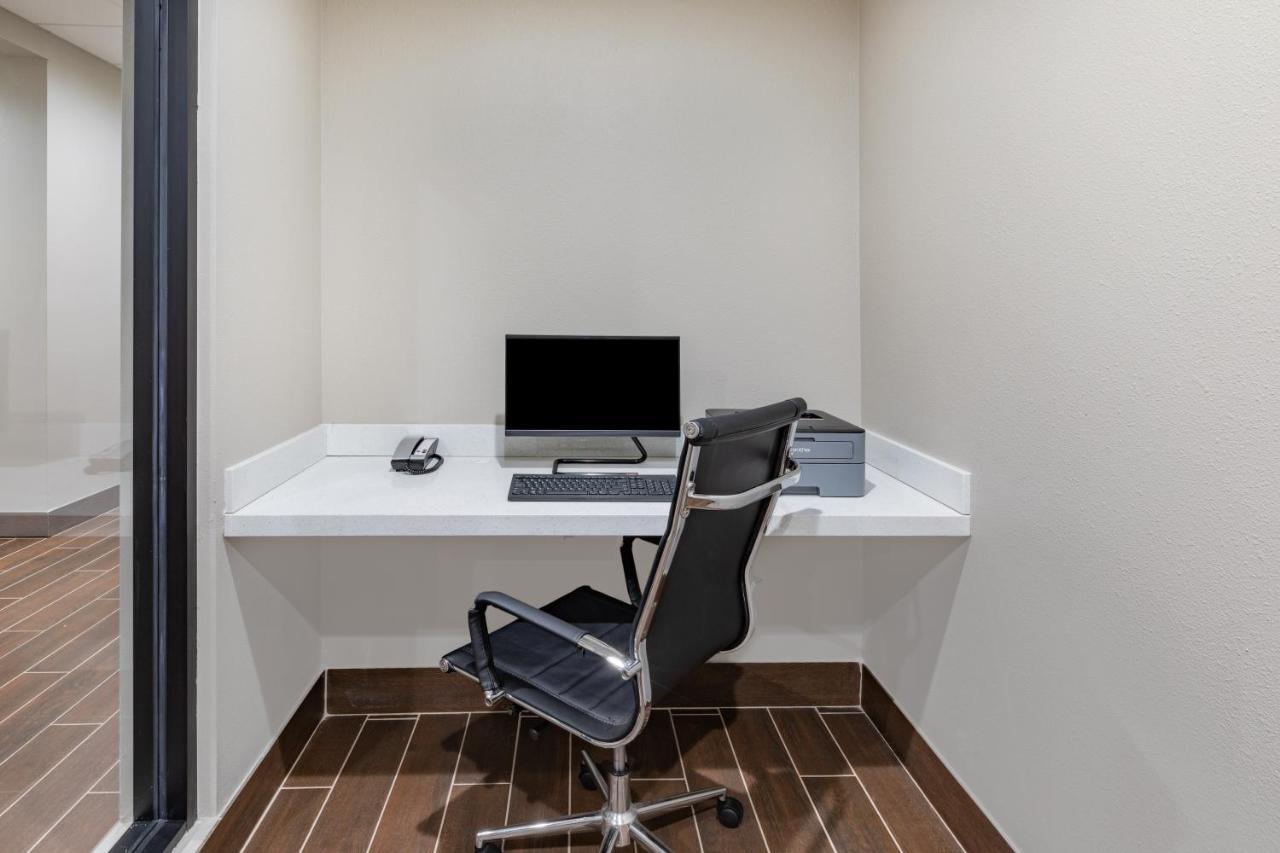 Hawthorn Extended Stay By Wyndham Oklahoma City Airport Buitenkant foto